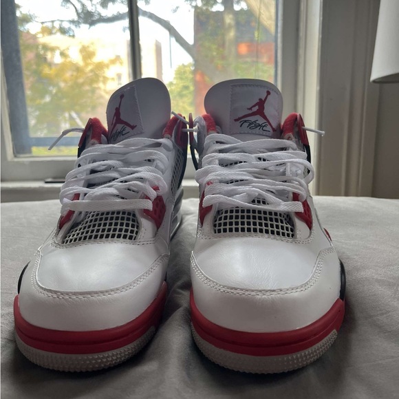 Jordan 4 Fire Red